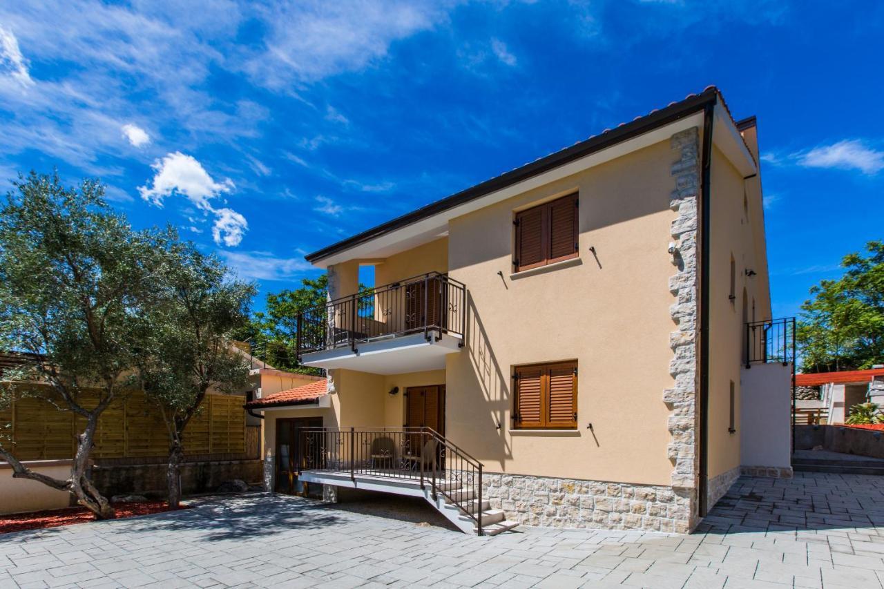 Apartments Villa Diamant With Pool & Whirlpool Čižići Exterior foto